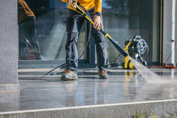 Best Garage Pressure Washing  in Faribault, MN